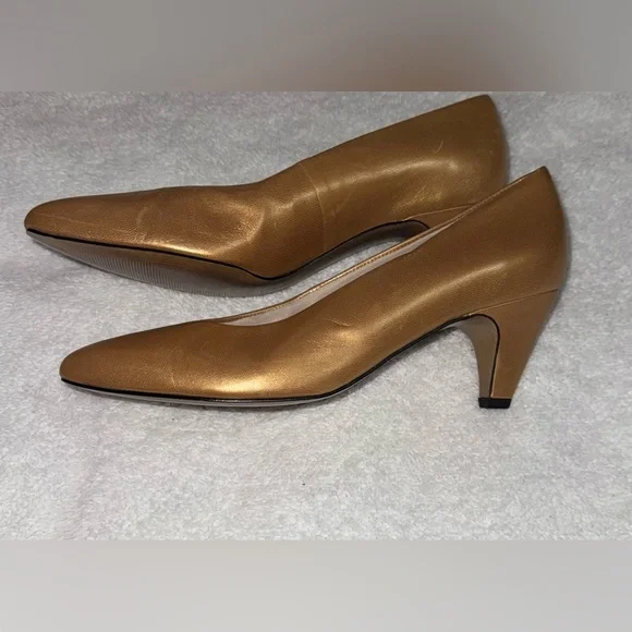 Easy Spirit women’s Classic Golden Heels Size 8 Made in USA - Picture 3 of 7